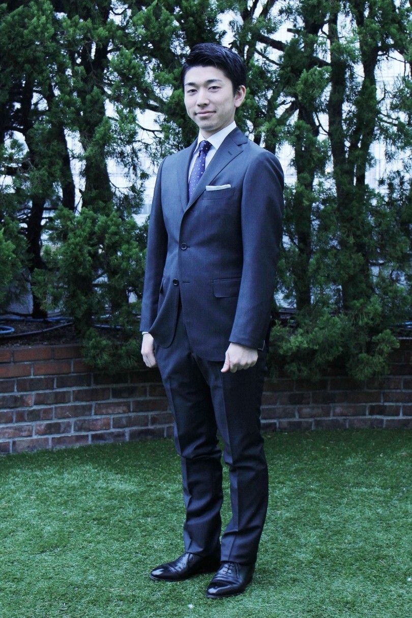 フレッシャーズスーツの着こなしポイント ブラック グレースーツ編 5月26日更新 明日 何着ていく No Suits No Life Feature 伊勢丹新宿店メンズ館 公式メディア Isetan Men S Net