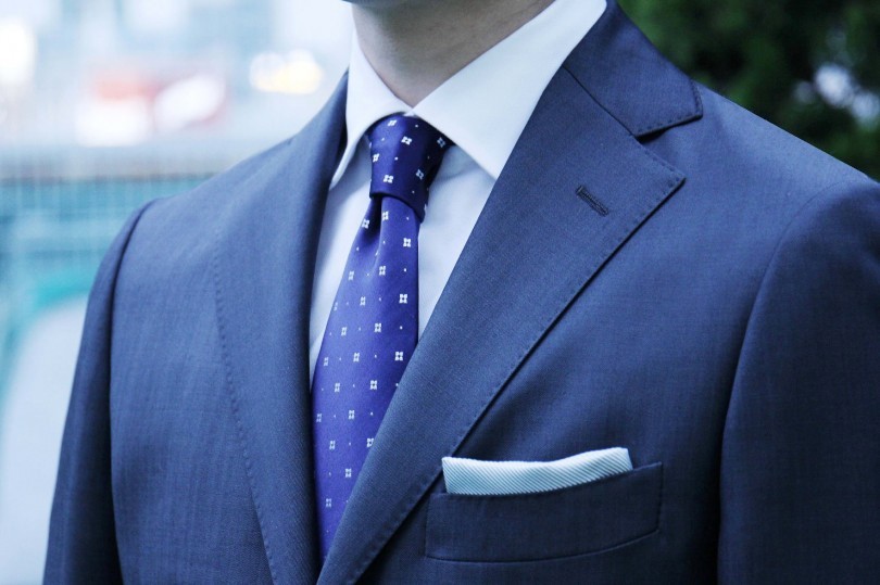 フレッシャーズスーツの着こなしポイント ブラック グレースーツ編 5月26日更新 明日 何着ていく No Suits No Life Feature 伊勢丹新宿店メンズ館 公式メディア Isetan Men S Net