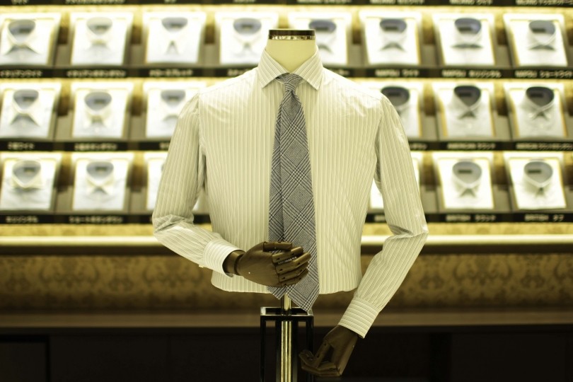 Isetan Men S Order Shirt 優雅で立体的な着心地を実現する ナポリライン Recommend 伊勢丹新宿店メンズ館 公式メディア Isetan Men S Net