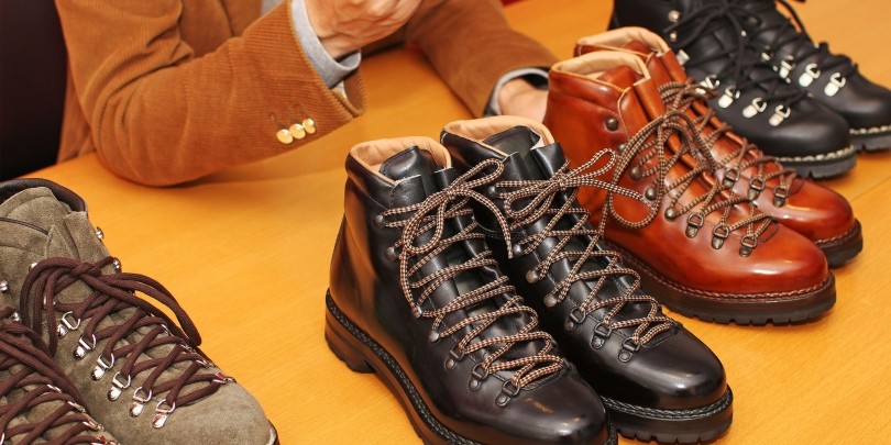 旬の着こなしのシルエットの足元は ボリューム感あるクラシックブーツに決まり 1 3 Recommend 伊勢丹新宿店メンズ館 公式メディア Isetan Men S Net