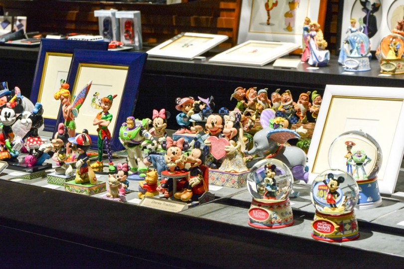 細やかな描写で描かれるディズニーのアート作品がメンズ館に期間限定で登場 News 伊勢丹新宿店メンズ館 公式メディア Isetan Men S Net