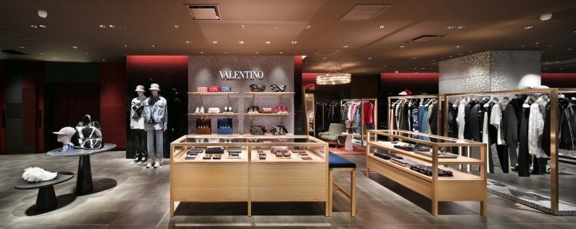 VALENTINO/ヴァレンティノ＞｜最新のストアコンセプトが体現された ...