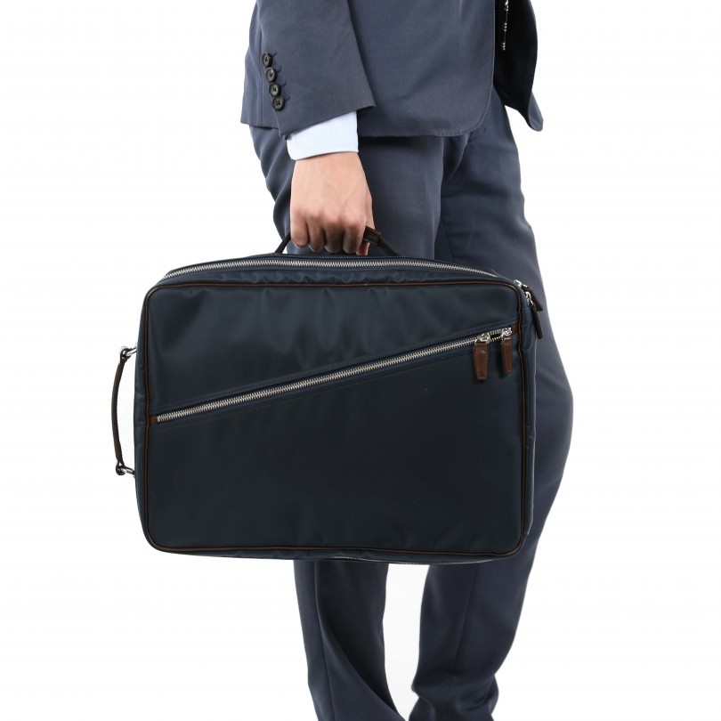特集】見た目重視で選ぶ「モテ鞄」vsタフで実用的な「機能派バッグ」──あなたが通勤に選ぶのはどっち？（3/3） | RECOMMEND |  伊勢丹新宿店メンズ館 公式メディア - ISETAN MEN'S net