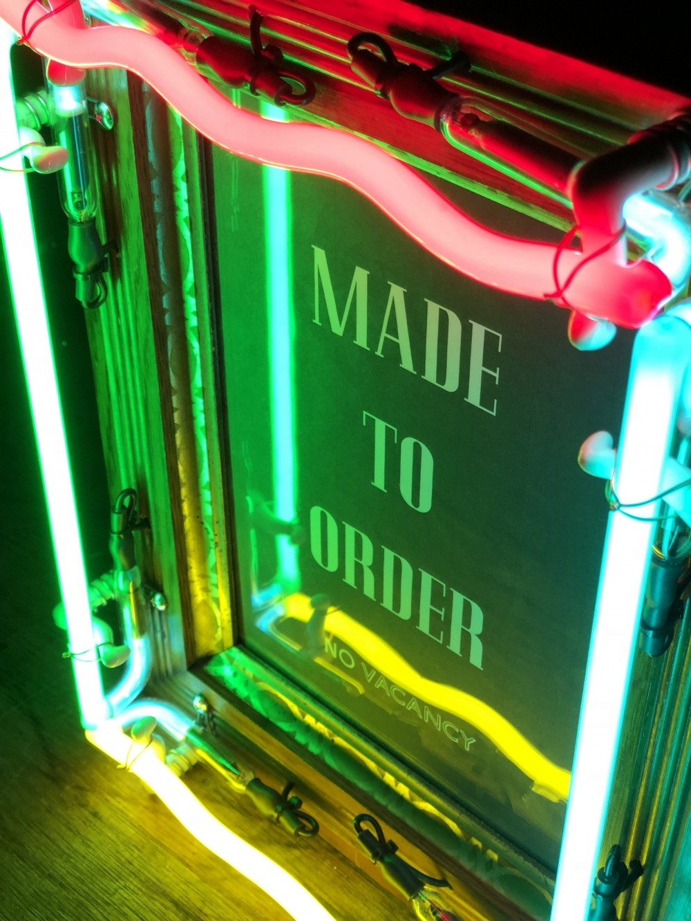 No Vacancy ノーバカンシー ノスタルジックなネオンサインをご自宅で インテリアとして楽しむネオンアートが登場 受注会も開催 Photo 伊勢丹新宿店メンズ館 公式メディア Isetan Men S Net