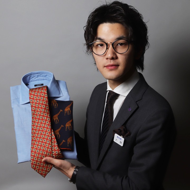 ポケットチーフを愉しむ ベージュ ブラック ジャケット編 Photo 伊勢丹新宿店メンズ館 公式メディア Isetan Men S Net