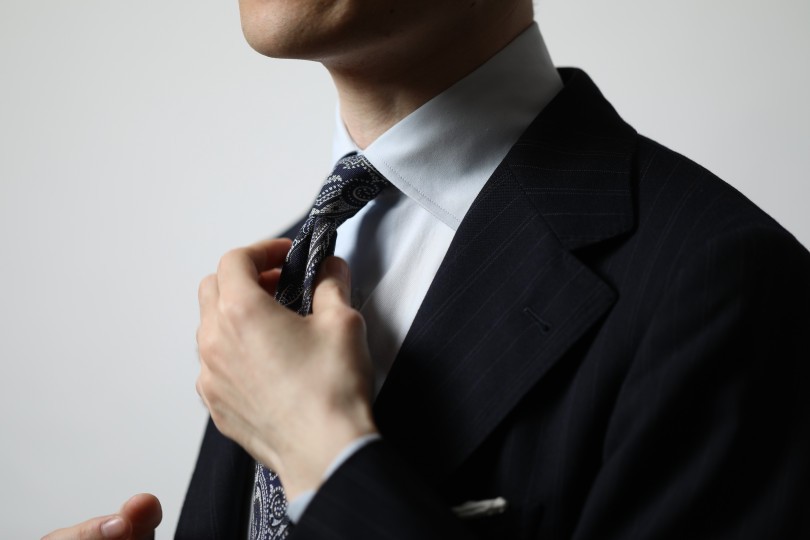 基本テクニックを伝授 美しく見せる 正しいネクタイの結び方 Photo 伊勢丹新宿店メンズ館 公式メディア Isetan Men S Net