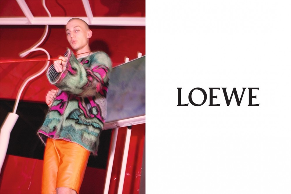 ロエベ 90年代のクラブカルチャーをイメージした 22年春夏メンズコレクションが登場 Photo 伊勢丹新宿店メンズ館 公式メディア Isetan Men S Net