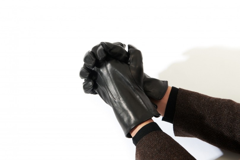 デリケートな「手袋」の正しいつけ方・外し方、日々のケア方法 | Q&A | 伊勢丹新宿店メンズ館 公式メディア - ISETAN MEN'S net