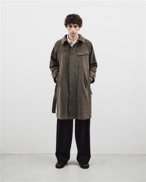 生地を拘りぬいた「ベルテッドコート」をオーダーできる＜トーナイ＞の
