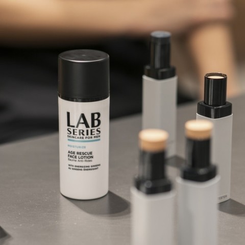 座談 男女4名が本音で語るメンズスキンケアの と みんなが知りたいメンズスキンケアatoz イセタンコスメンズ Feature 伊勢丹新宿店メンズ館 公式メディア Isetan Men S Net