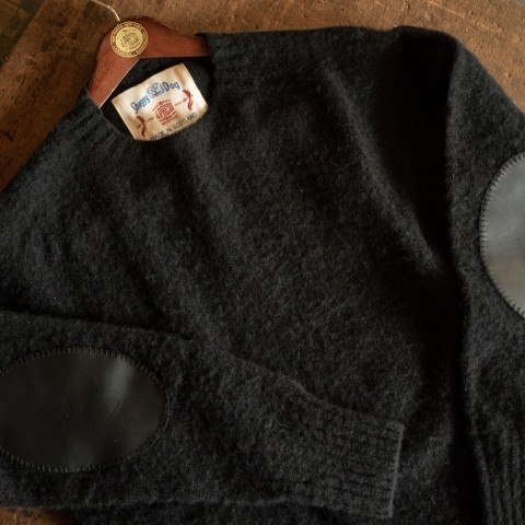 〈J.プレス×ケネスフィールド〉シャギードッグセーター 42,900円