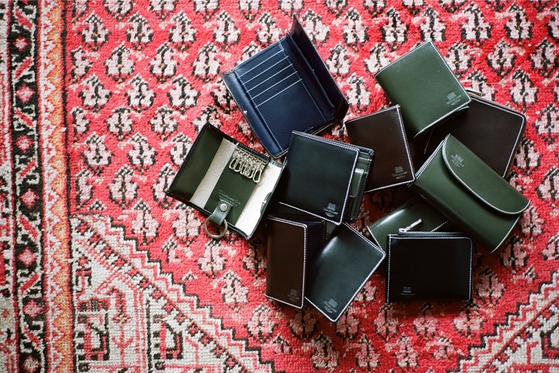 ホワイトハウスコックス 待望の21 ホリデーラインが登場 新色ダークカーキの2トーンが新鮮 11月17日更新 News 伊勢丹新宿店 メンズ館 公式メディア Isetan Men S Net