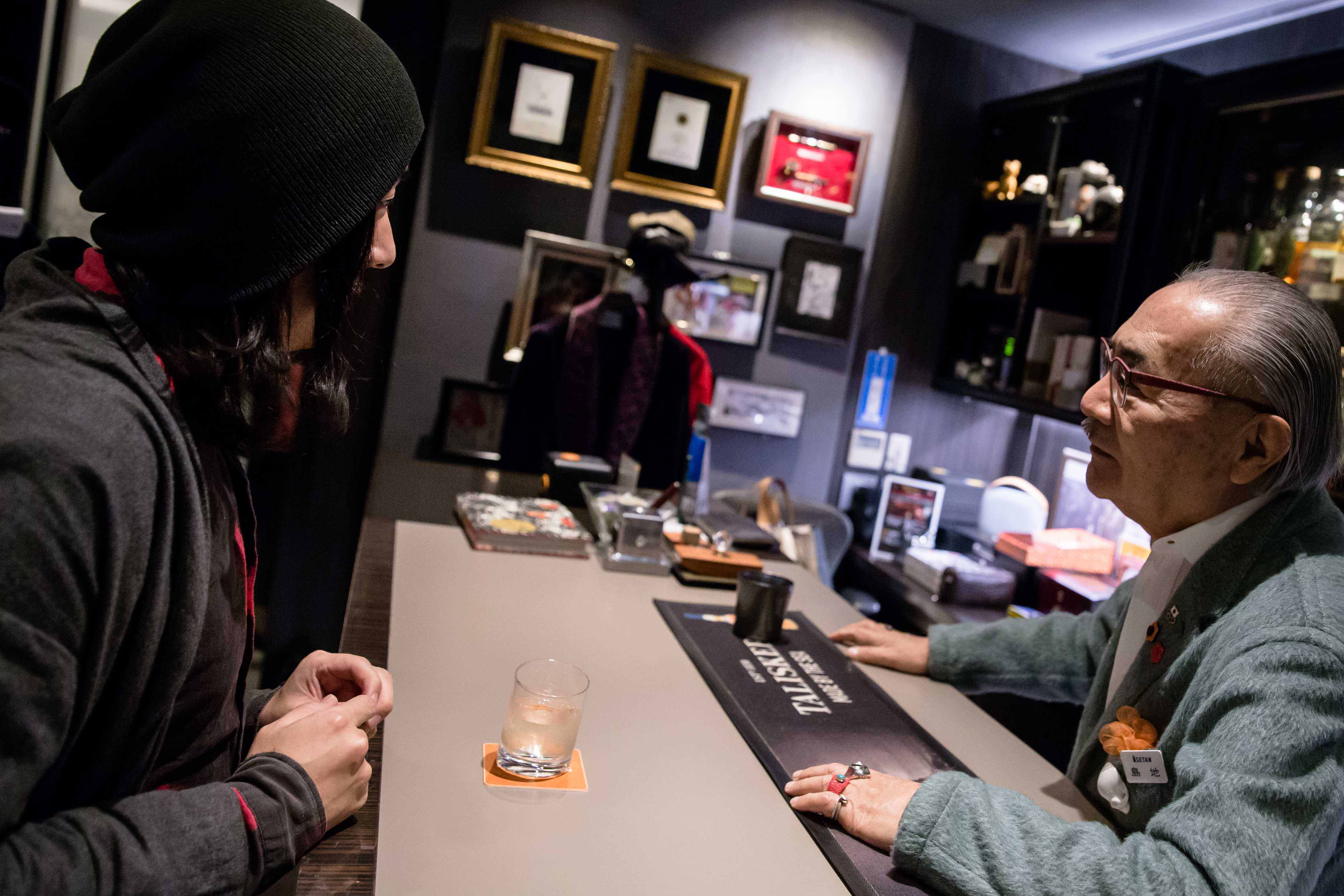 対談 島地勝彦 坂本和也 水中を描く若き画家との邂逅に微酔する夜 1 2 Recommend 伊勢丹新宿店メンズ館 公式メディア Isetan Men S Net