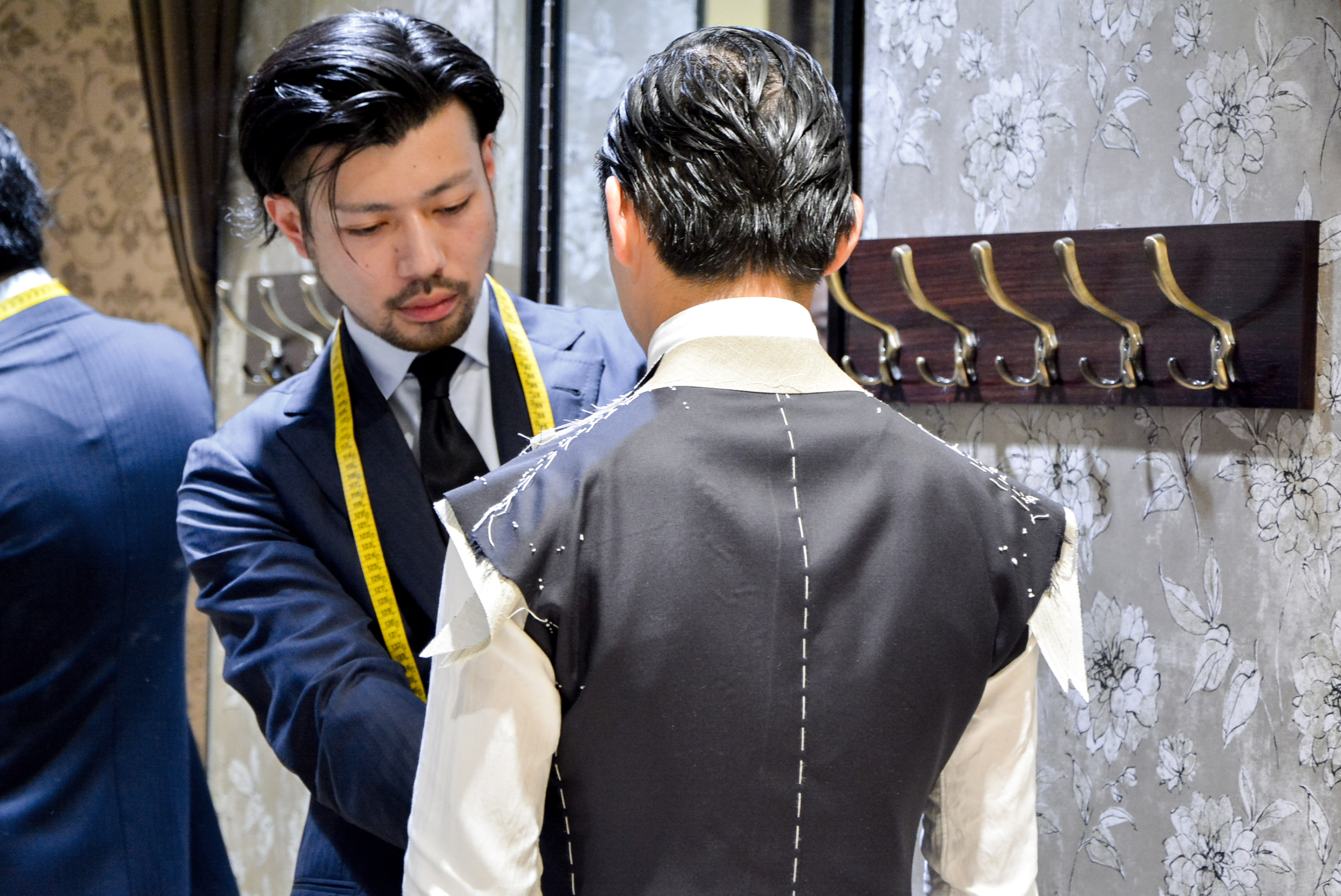 オーダースーツが出来るまで 着るほどに良さが伝わるス ミズーラとは イセタンメンズ発 La Scala テーラー 山口信人 Feature 伊勢丹新宿店メンズ館 公式メディア Isetan Men S Net