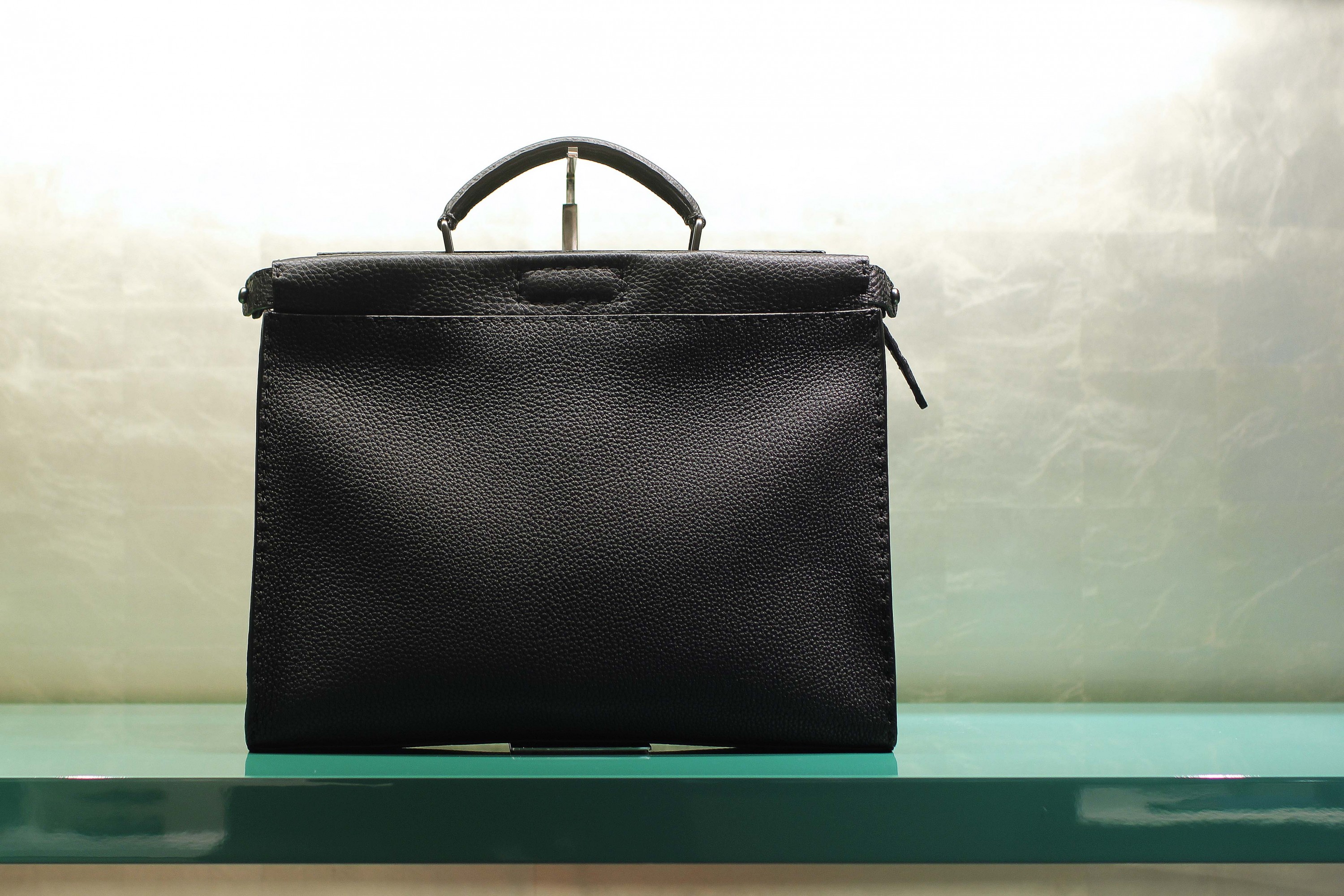 オープンレポート Fendi フェンディ 新たなメンズショップは ポジティブな思考と フェンディ ボキャブラリー の言葉が躍動 Recommend 伊勢丹新宿店メンズ館 公式メディア Isetan Men S Net