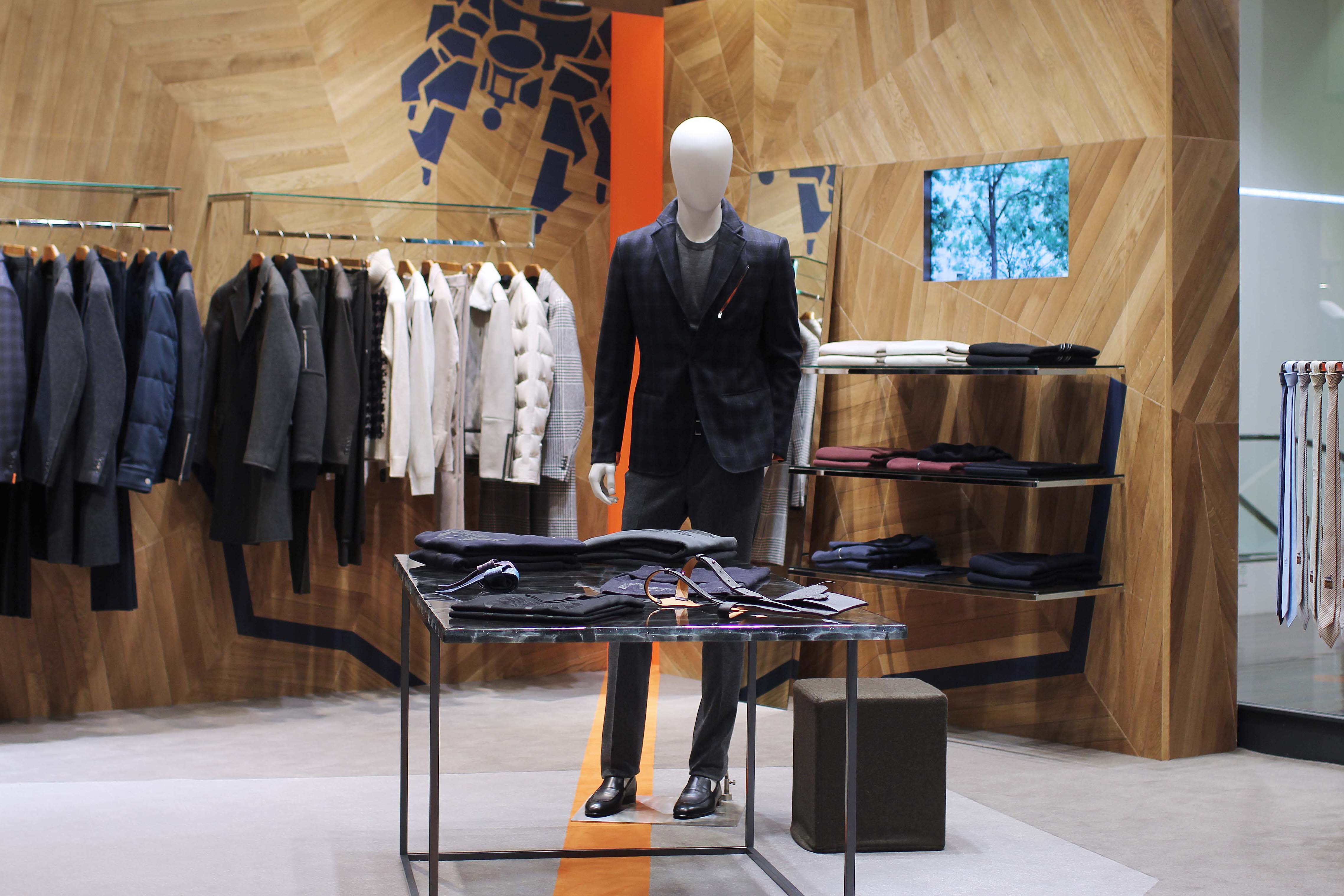 HUGO BOSS のコート。新宿伊勢丹限定品！