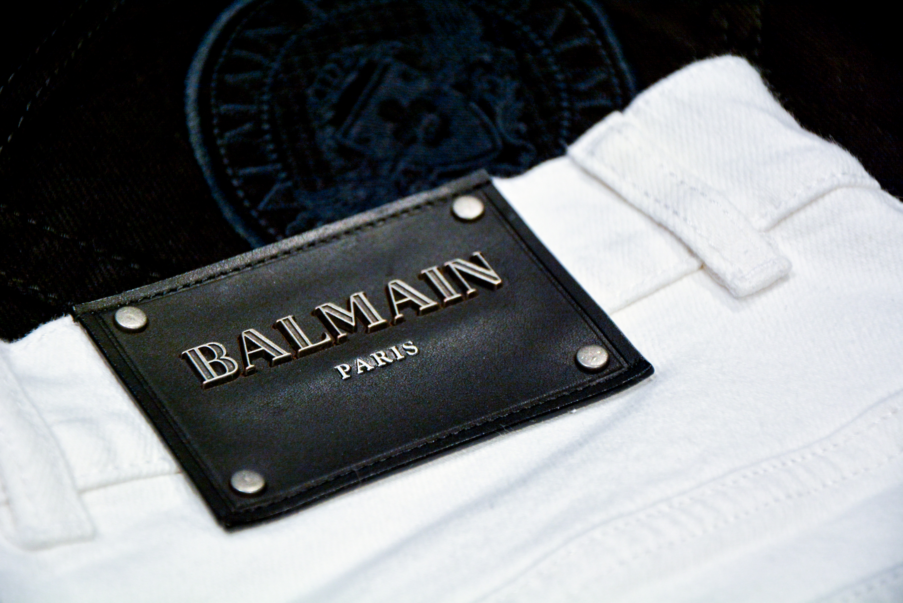 BALMAIN HOMME/バルマン オム＞｜デザイナー自身の人生を旅に例えた 