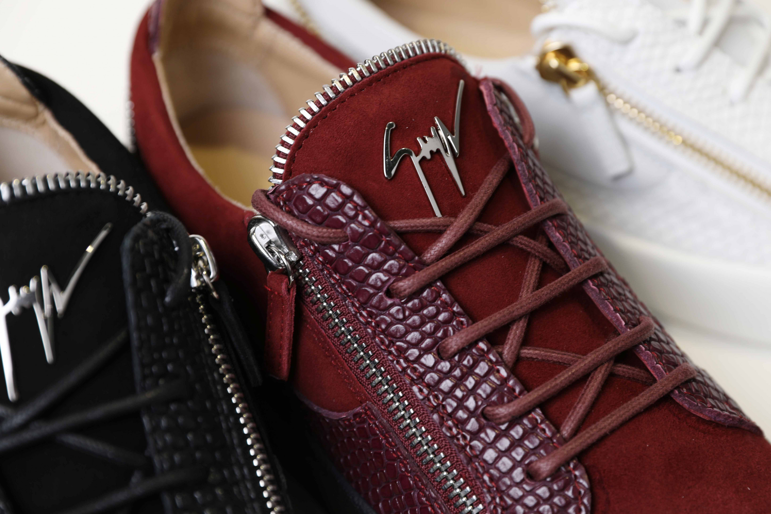 新品未使用 傷あり ジュゼッペザノッティデザイン35 1/2 新品未使用 傷あり ジュゼッペザノッティデザイン35 1/2