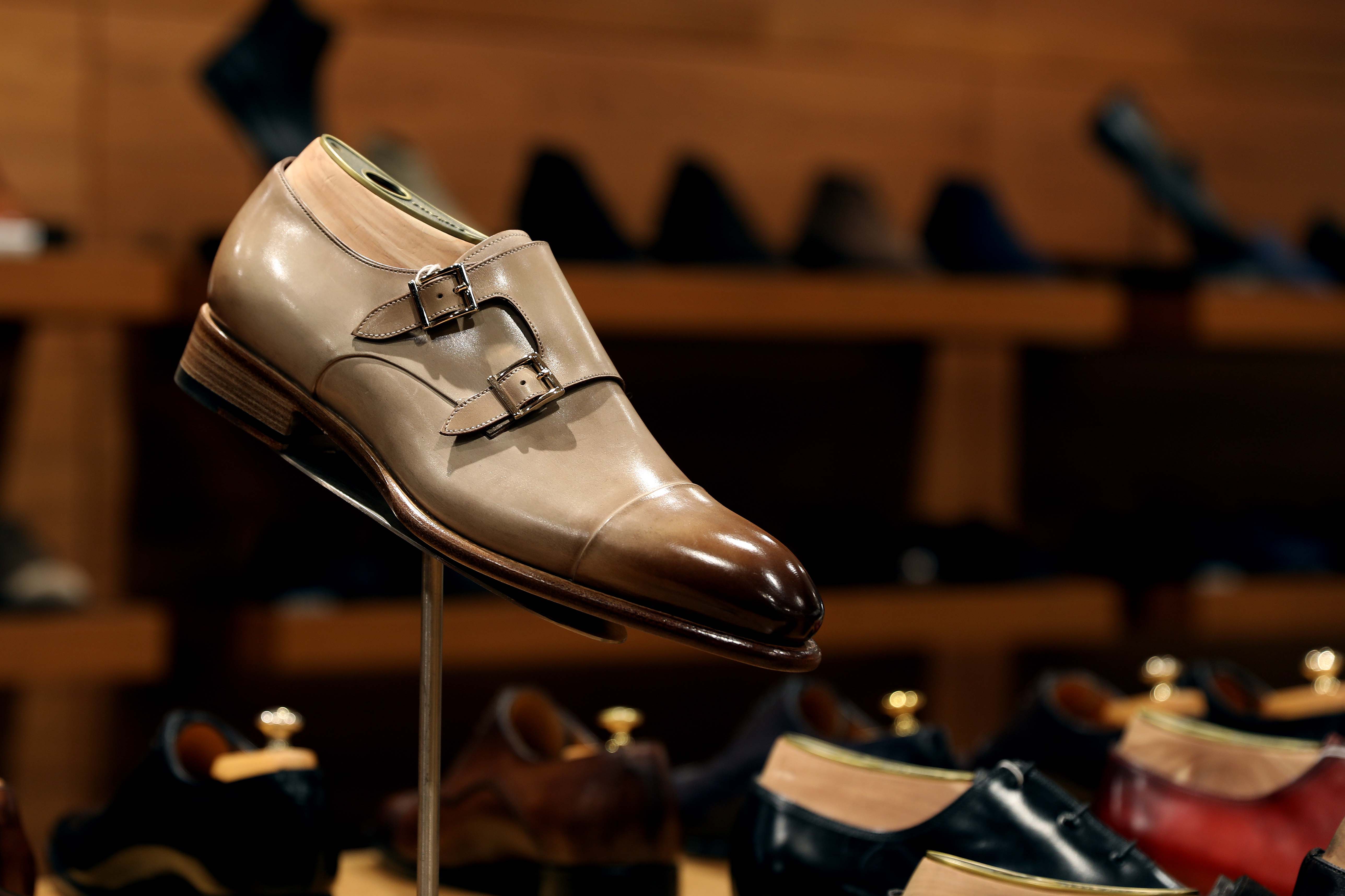 SANTONI/サントーニ＞｜2019年春夏コレクションが約50型登場する先行