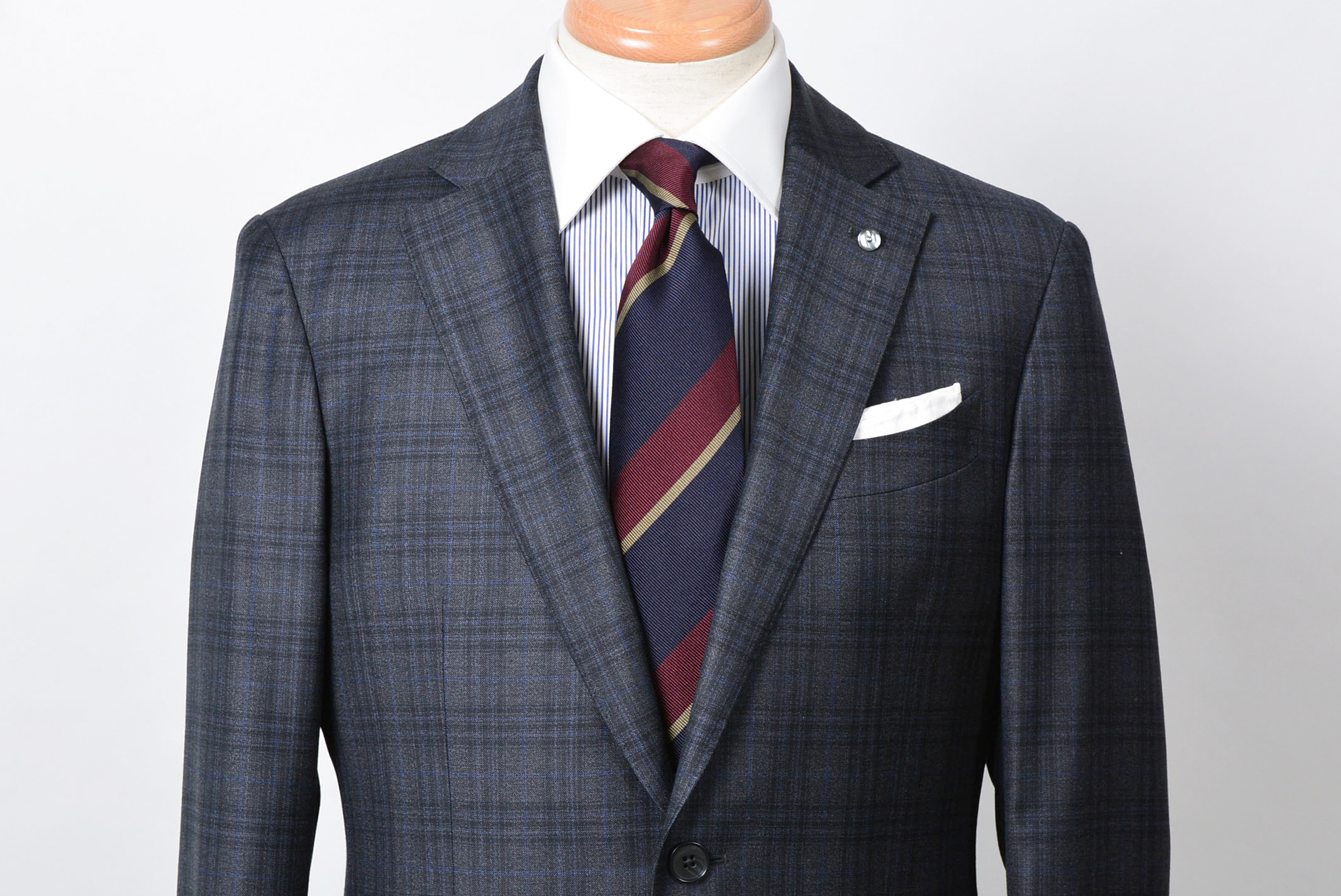 チェック&ストライプはベーシックなレジメンタルで引き締める | ISETAN