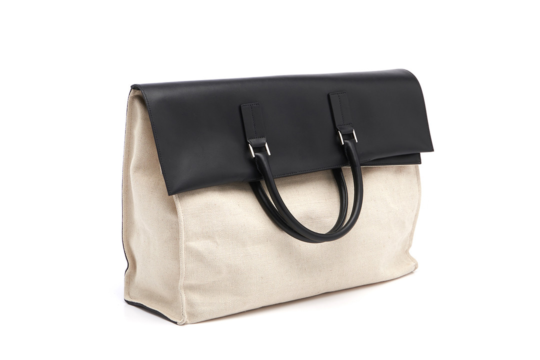 Jil Sander ジル サンダー メンズ仕様にアップデートした人気の タングル が遂に登場 3月24日 火 更新 News 伊勢丹新宿店メンズ館 公式メディア Isetan Men S Net