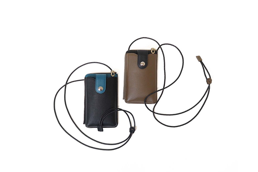 エティアム スマートフォンや財布をコンパクトに収納 手ぶらで外出 人気のショルダーに新色が登場 Event 伊勢丹新宿店メンズ館 公式メディア Isetan Men S Net